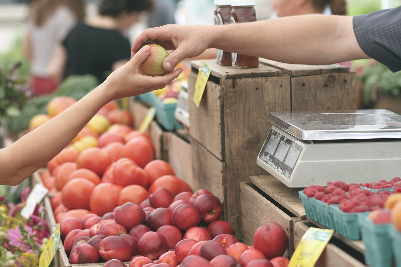 Apples, Farmer's market, Buy image.