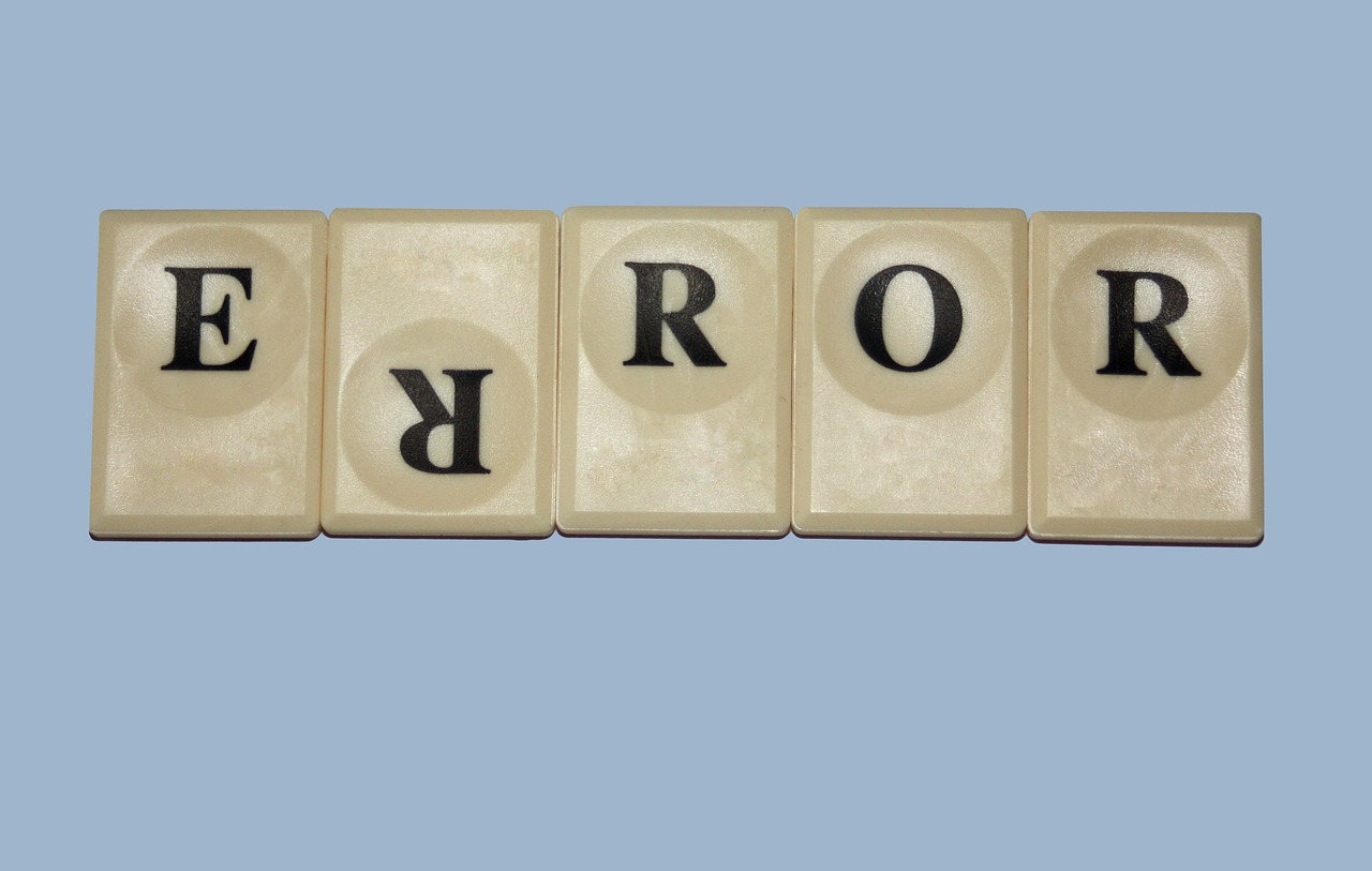 error written on tiles with one r inverted