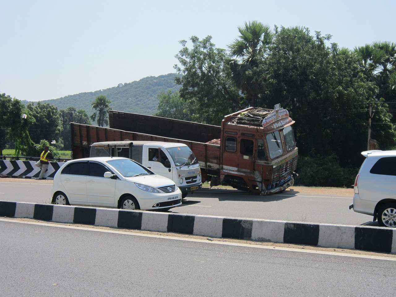 Highway, Accident, Truck image.