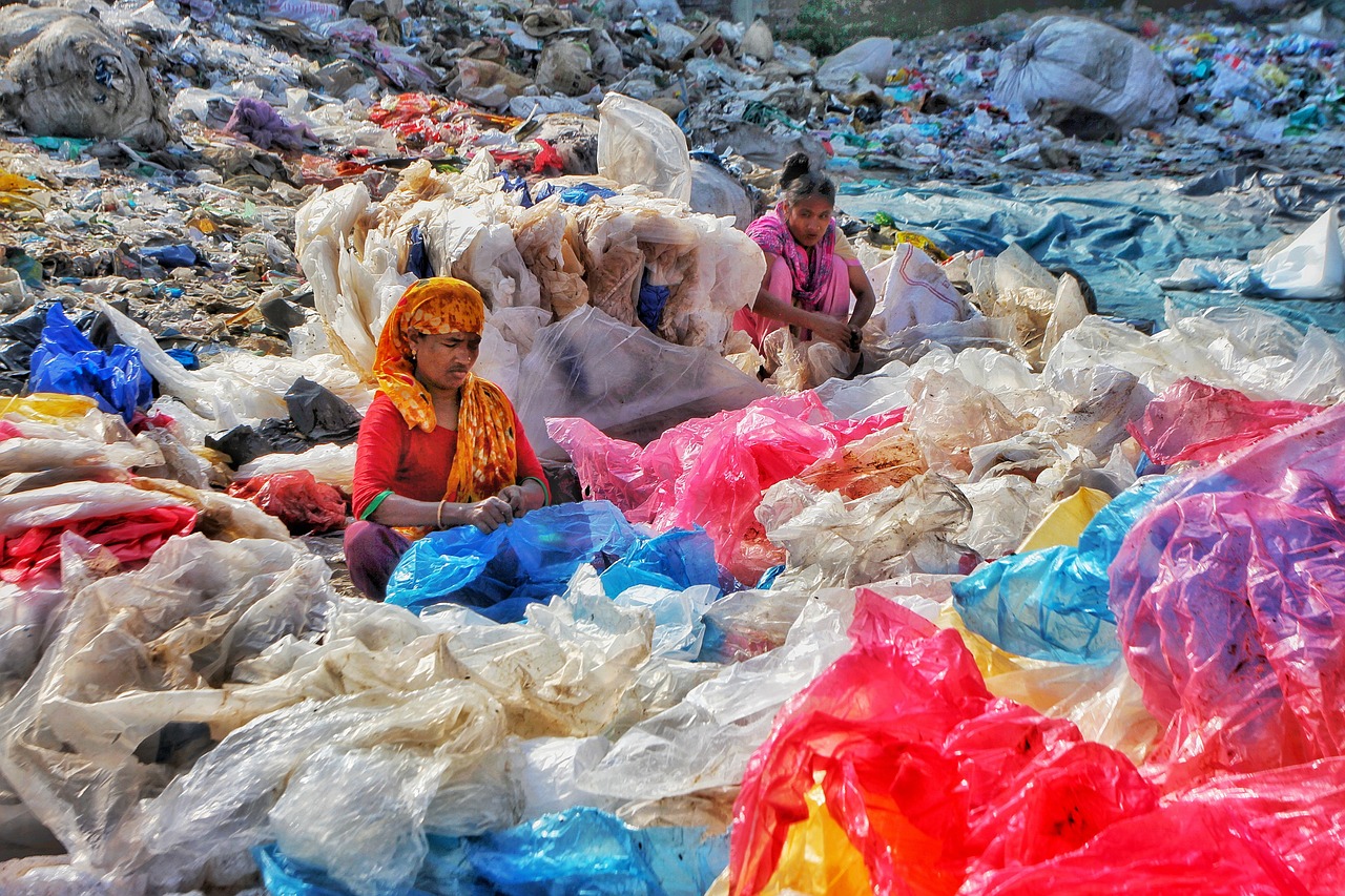 ragpickers sorting plastic