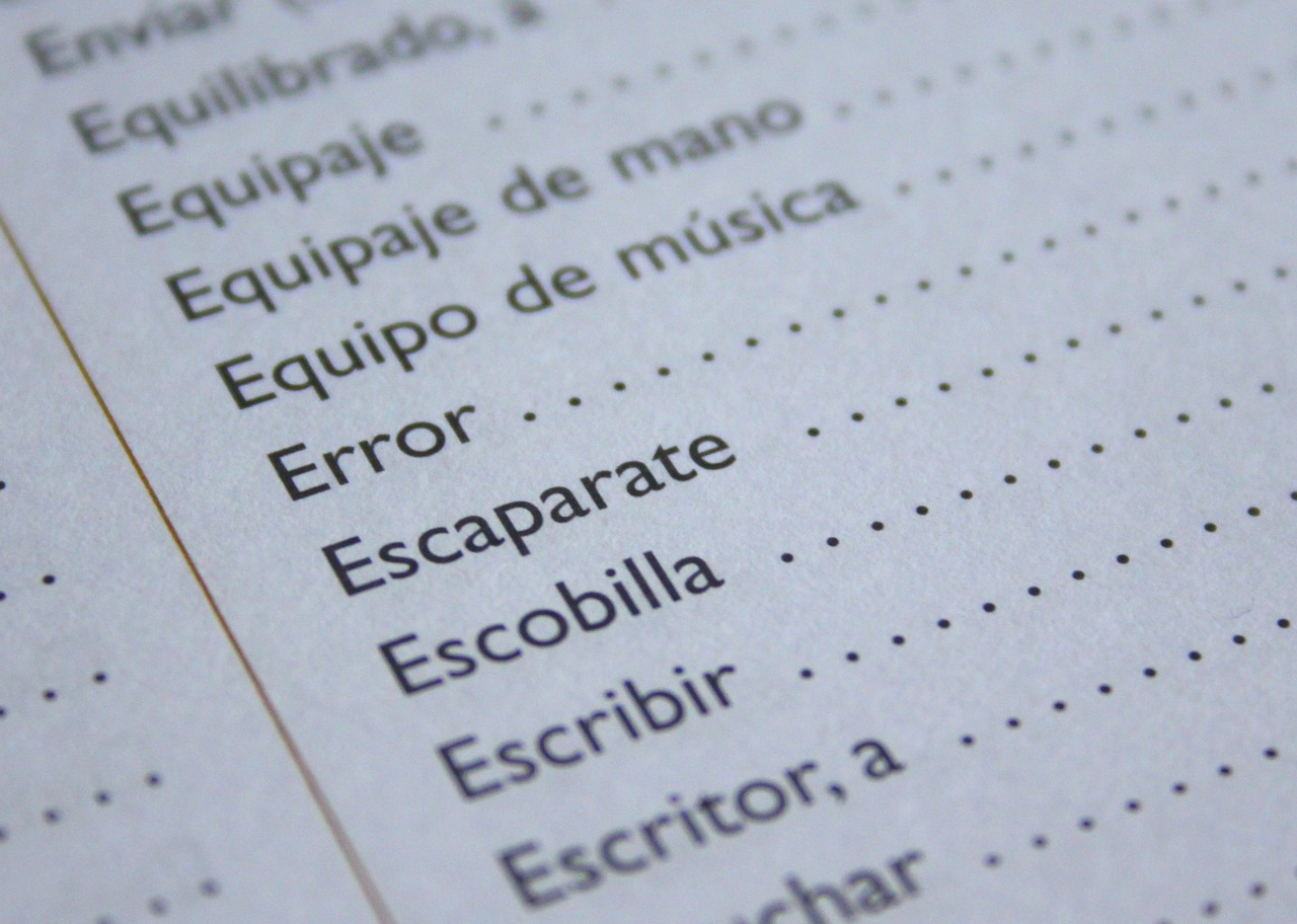 error written in spanish and english