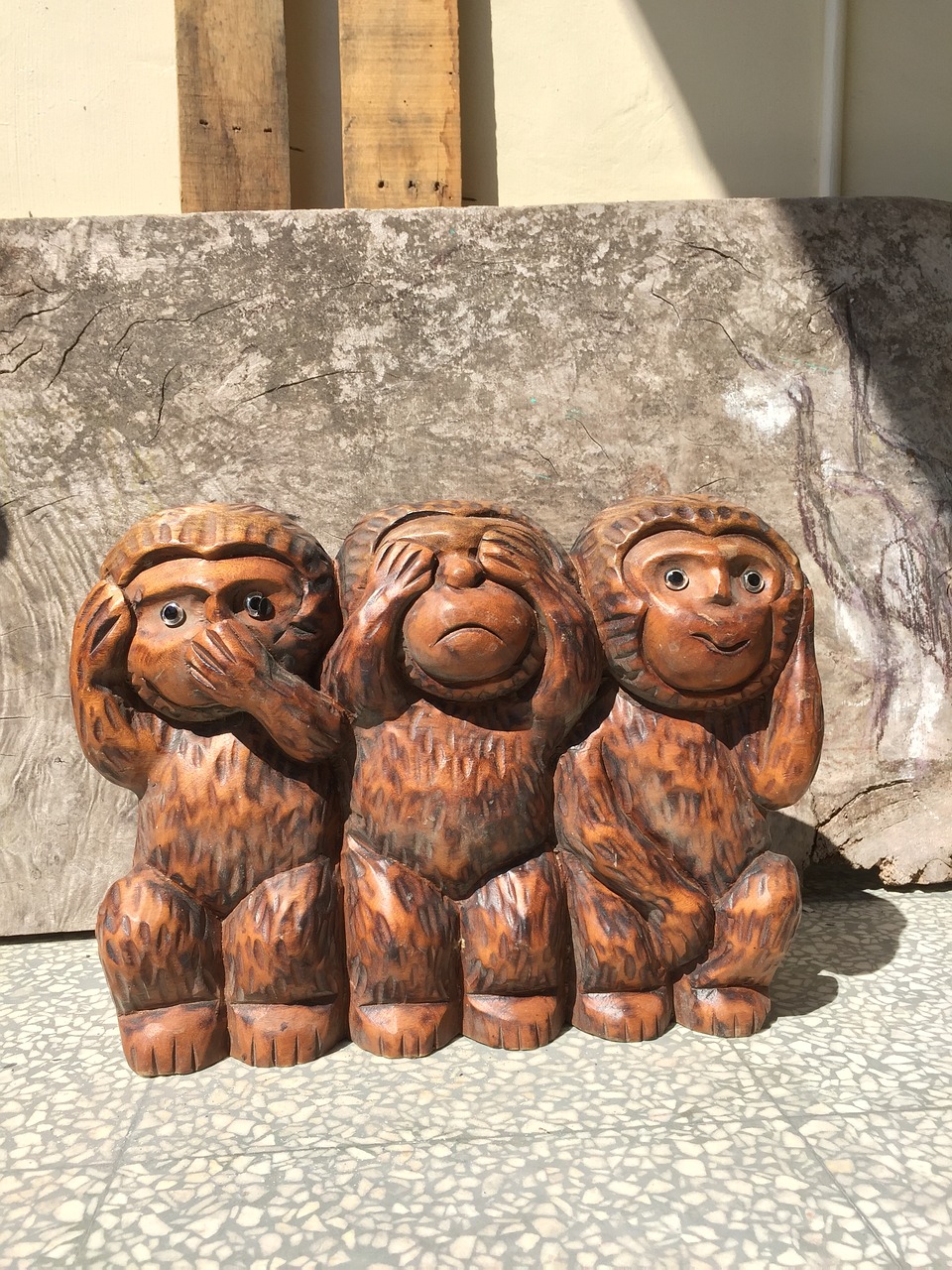 3 monkeys with eyes, nose and eyes closed